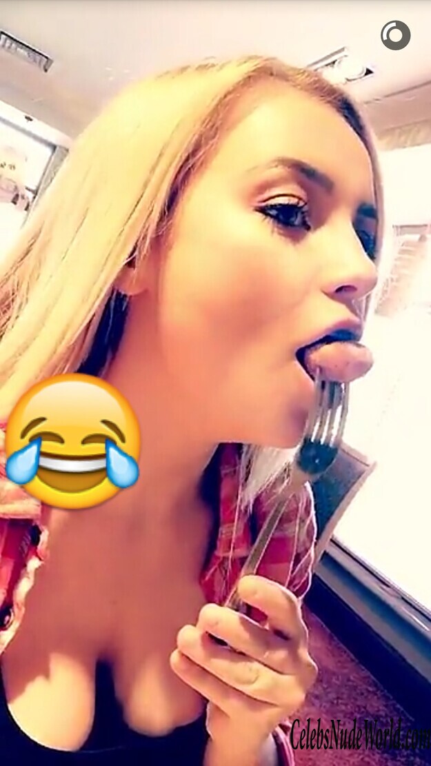 Melissa Reeves Cleavage Photo 134424