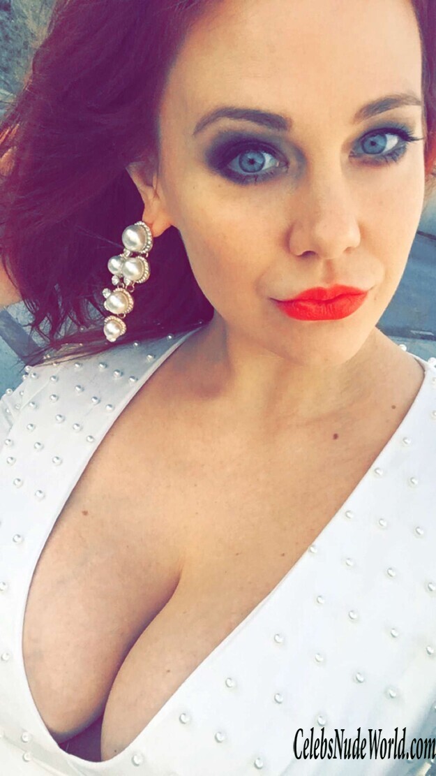Cleavage pics of Maitland Ward 134880