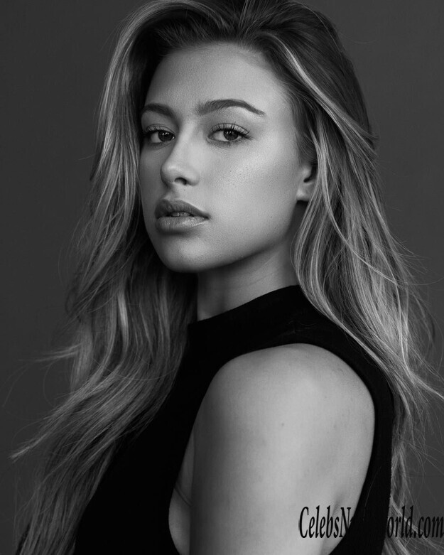 Logan Riley Hassel Hot 135430