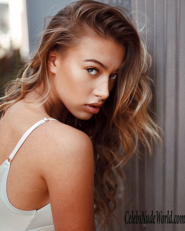 Logan Riley Hassel Hot 135479