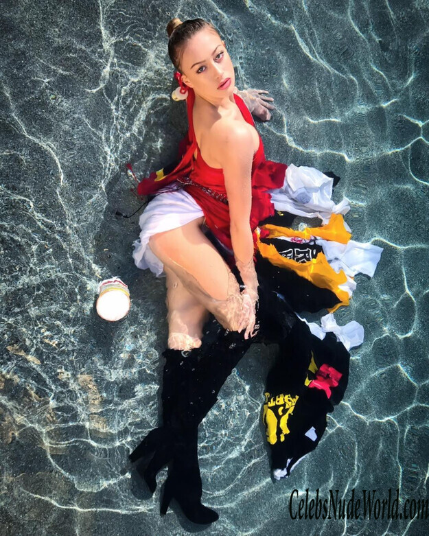 Logan Riley Hassel Hot 135501