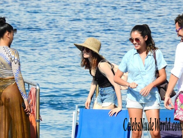 Lily Collins Sexy 135910