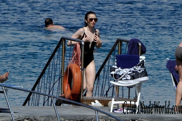 Lily Collins Sexy 135980
