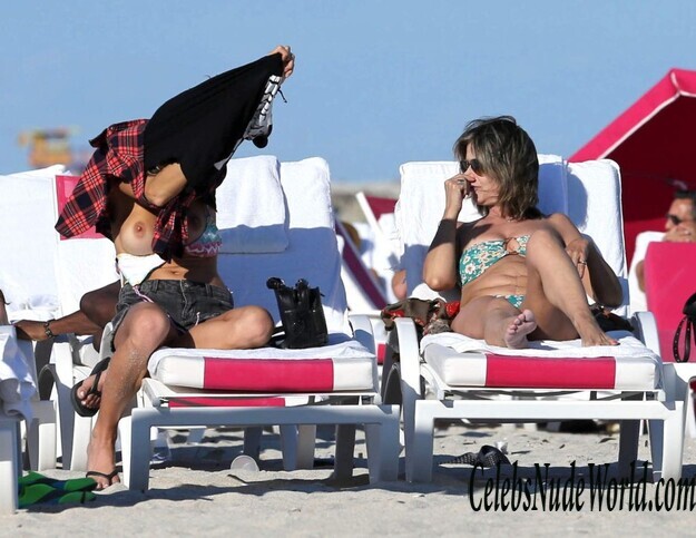 Martha Graeff Boob Slip 136079