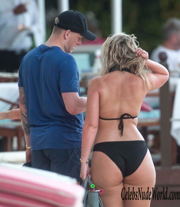 Megan Davison Sexy 136220