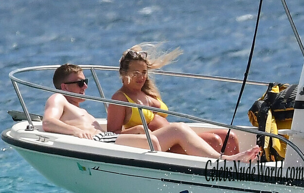 Megan Davison Sexy 136221