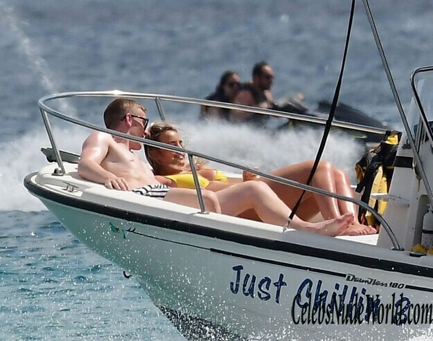 Megan Davison Sexy 136227