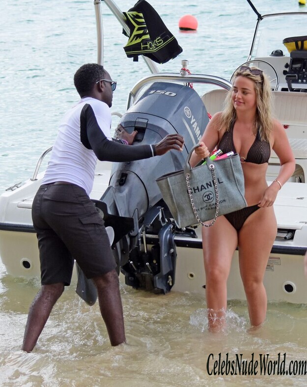 Megan Davison Sexy 136310