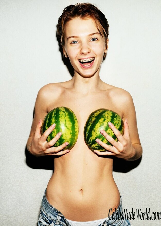 Marta Gromova Naked 136333