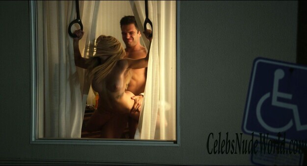 Nude Photos of Melissa Rauch 136417