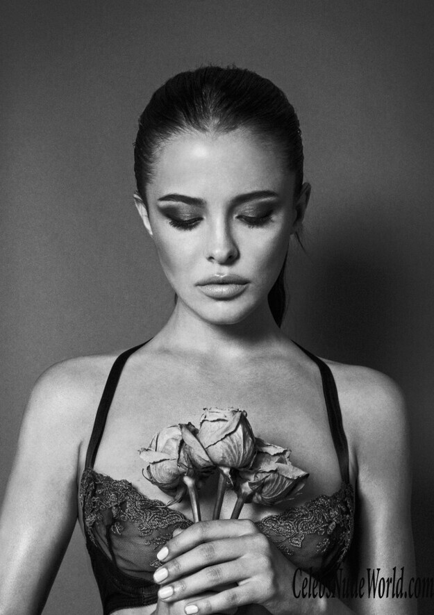 Mara Teigen Bikini photoshot 136837