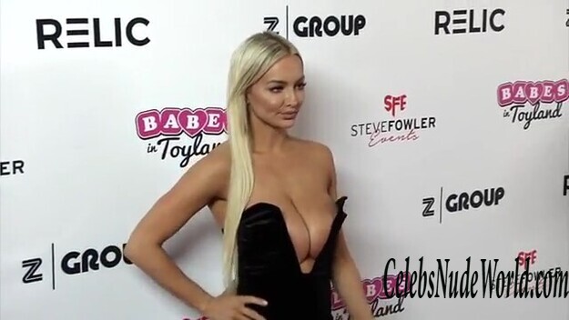Lindsey Pelas Braless 136889