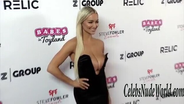 Lindsey Pelas Braless 136890