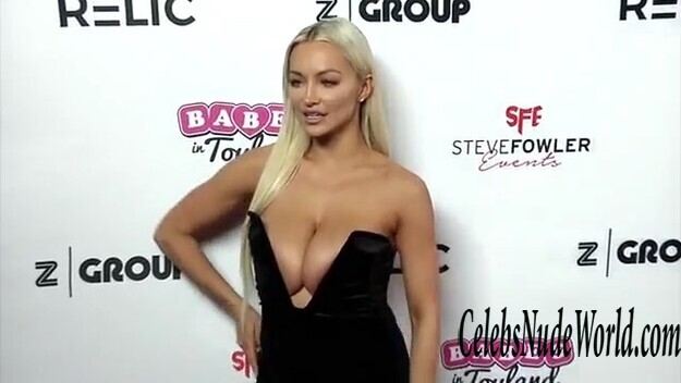 Lindsey Pelas Braless 136903