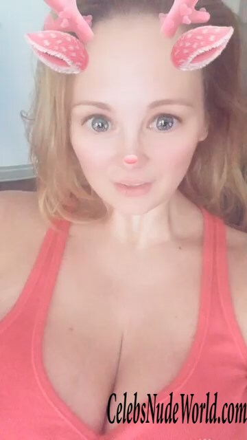 Redheaded Maitland Ward Teasing with Hot Selfies 137825