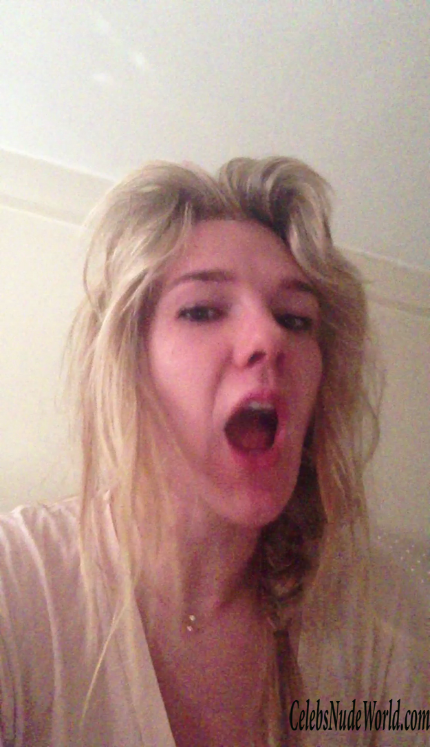 Lily Rabe's Beautiful Naked Leaks 137887