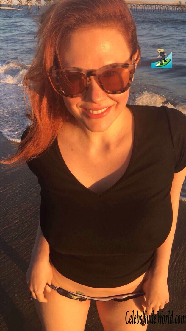 Maitland Ward Baxter Sexy Photos 137911