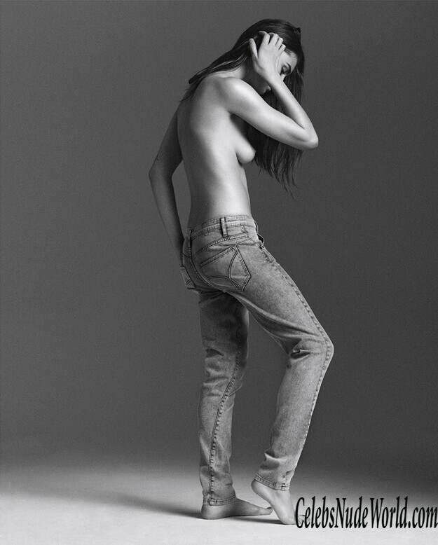 Topless photos of Marine Deleeuw 137992