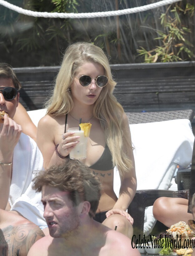 Lottie Moss: A Whole Lotta Sexy 138192