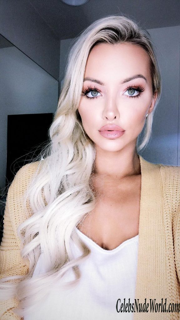 Lindsey Pelas Sexy 138391
