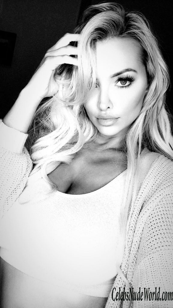 Lindsey Pelas Sexy 138442