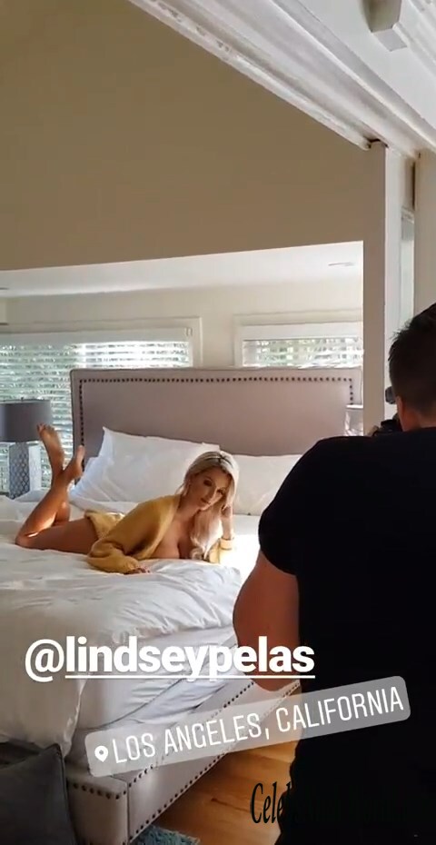 Lindsey Pelas Sexy 138445