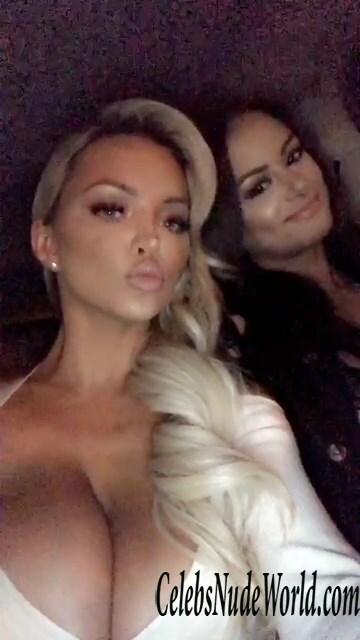 Lindsey Pelas Sexy 138477