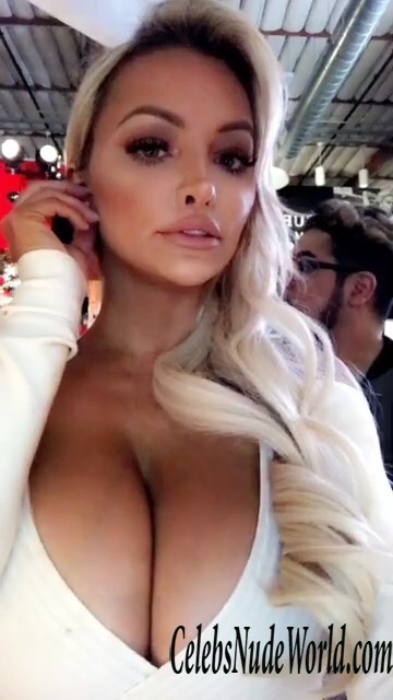 Lindsey Pelas Sexy 138478
