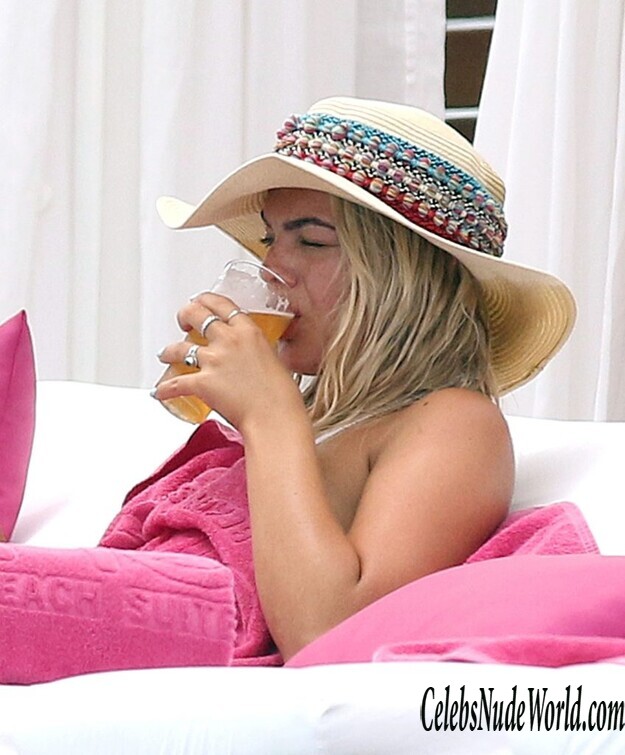 Louisa Johnson Sexy 138713