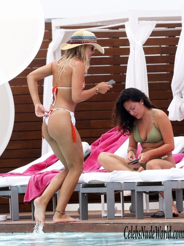 Louisa Johnson Sexy 138719