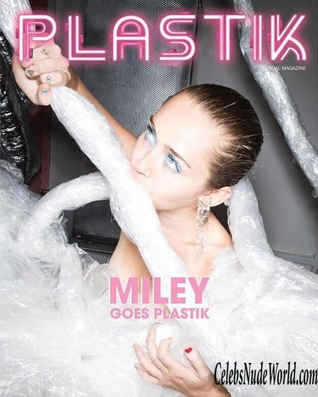 Topless pics of Miley Cyrus 139079