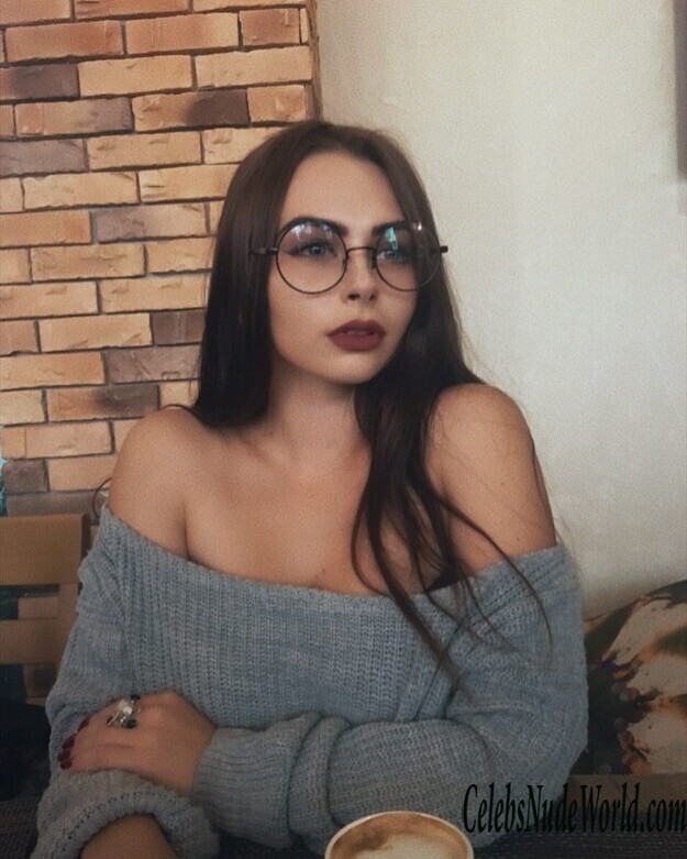 Mikhalina Novakovskaya Topless 139896