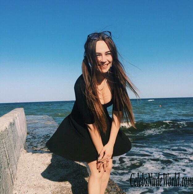Mikhalina Novakovskaya Topless 139900