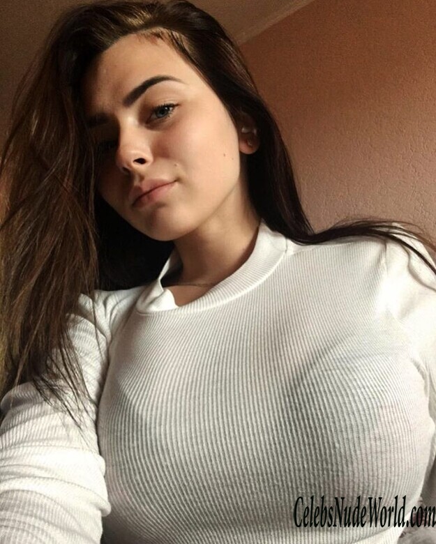 Mikhalina Novakovskaya Topless 139907