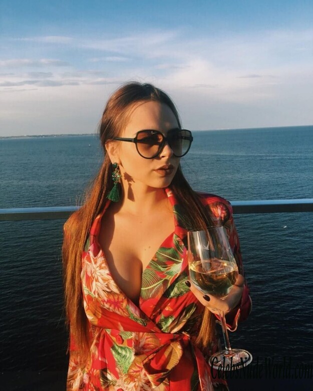 Mikhalina Novakovskaya Topless 139912