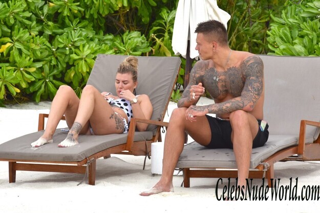 Olivia Buckland Bikini 140032