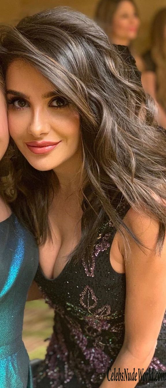 Mikaela Hoover Sexy 140391