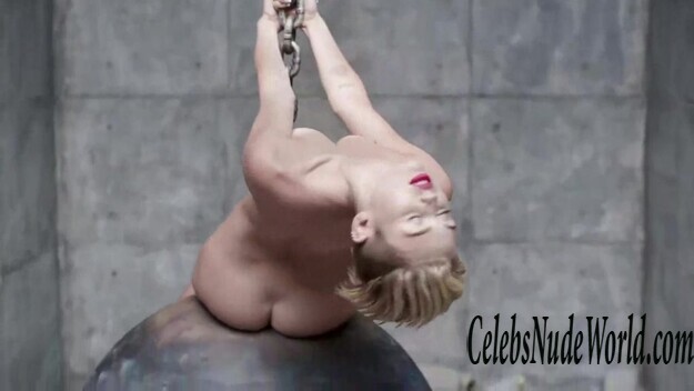Miley Cyrus Naked 140444