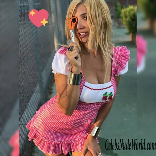 Nadeea Volianova Nude 140606