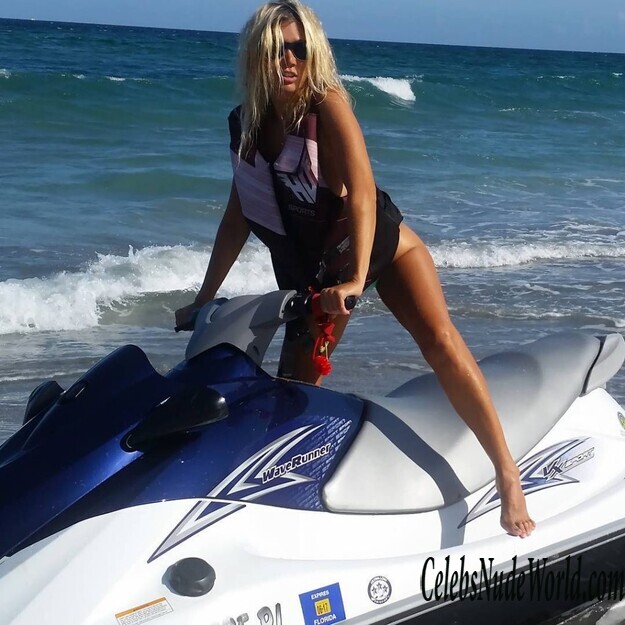 Nadeea Volianova Nude 140611