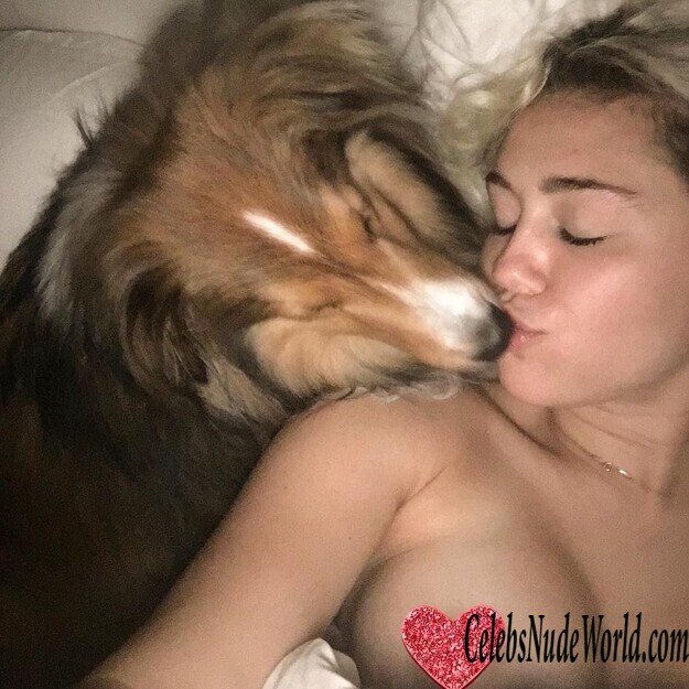 Topless Photo of Miley Cyrus 140707