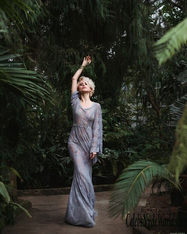 Miroslava Karpovich Sexy 141154