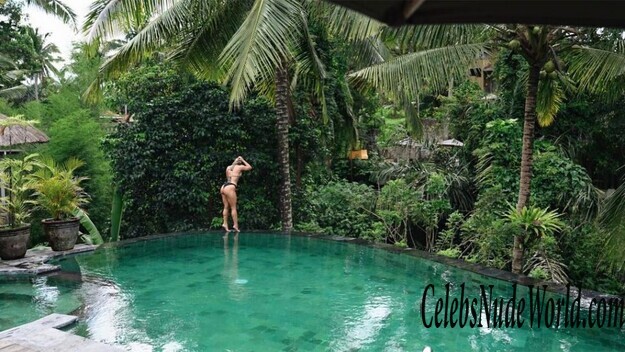 Nikki Blackketter Sexy 141409