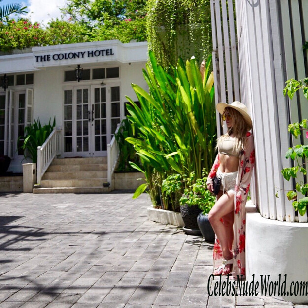 Nikki Blackketter Sexy 141427