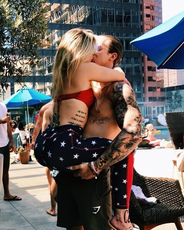 Nikki Blackketter Sexy 141442