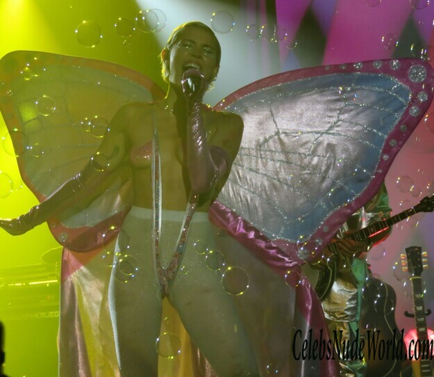 Miley Cyrus fappening 141637