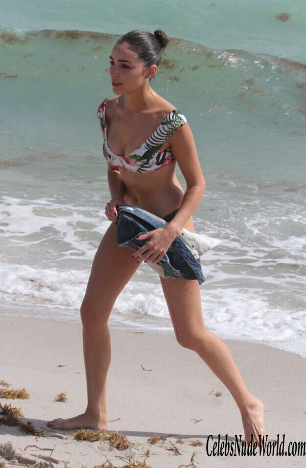 Olivia Culpo Bikini 142060