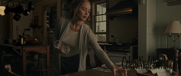 Jennifer Lawrence & Michelle Pfeiffer Nude 142318