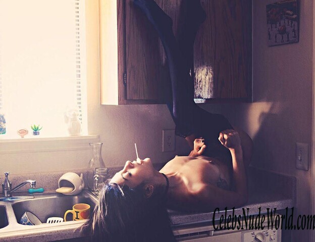 Mimi Gutierrez Topless Photos 142791