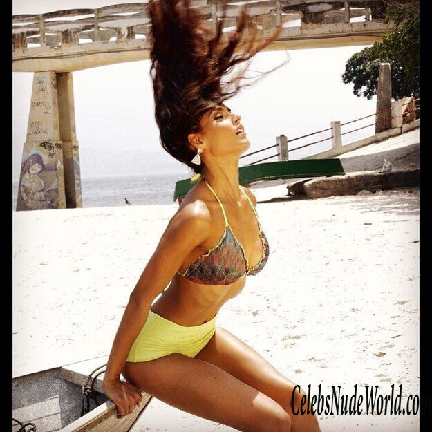 Nathalia Kaur Nude 142844